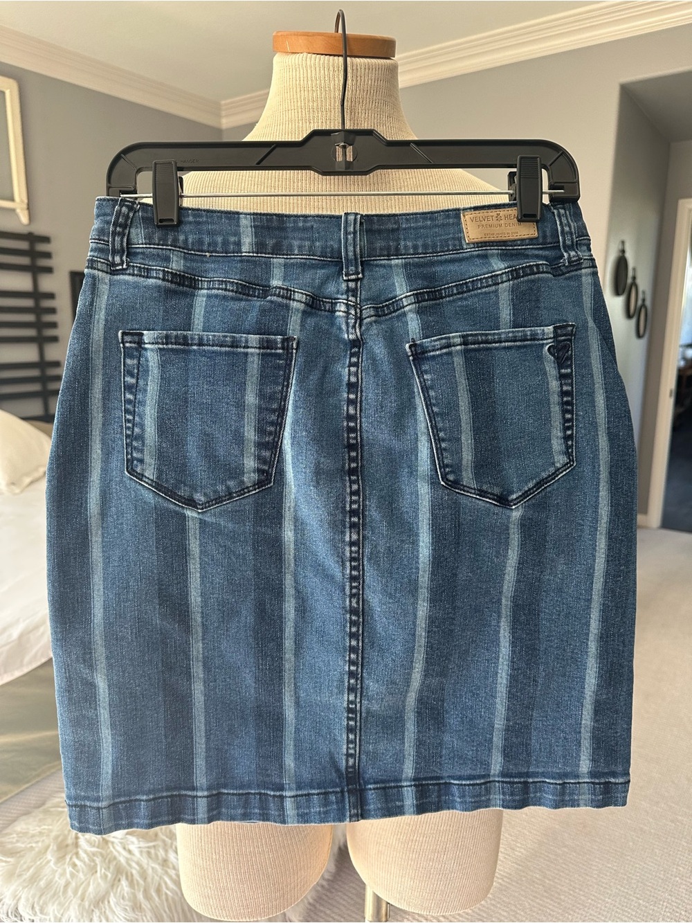 Velvet Heart Blue Striped Button-Front Denim Skirt, size 29 - Picture 3 of 12